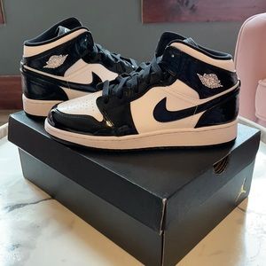 Jordan 1 Mid